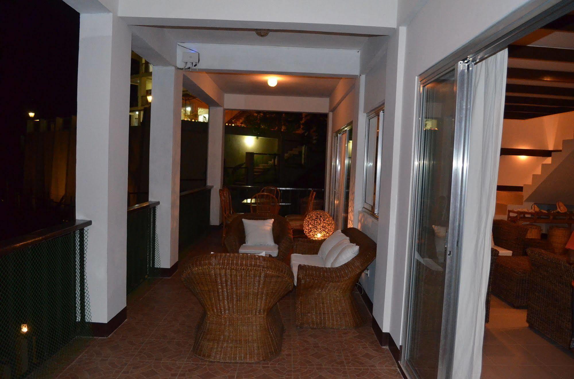 Seahorse Villa Puerto Galera Exterior photo
