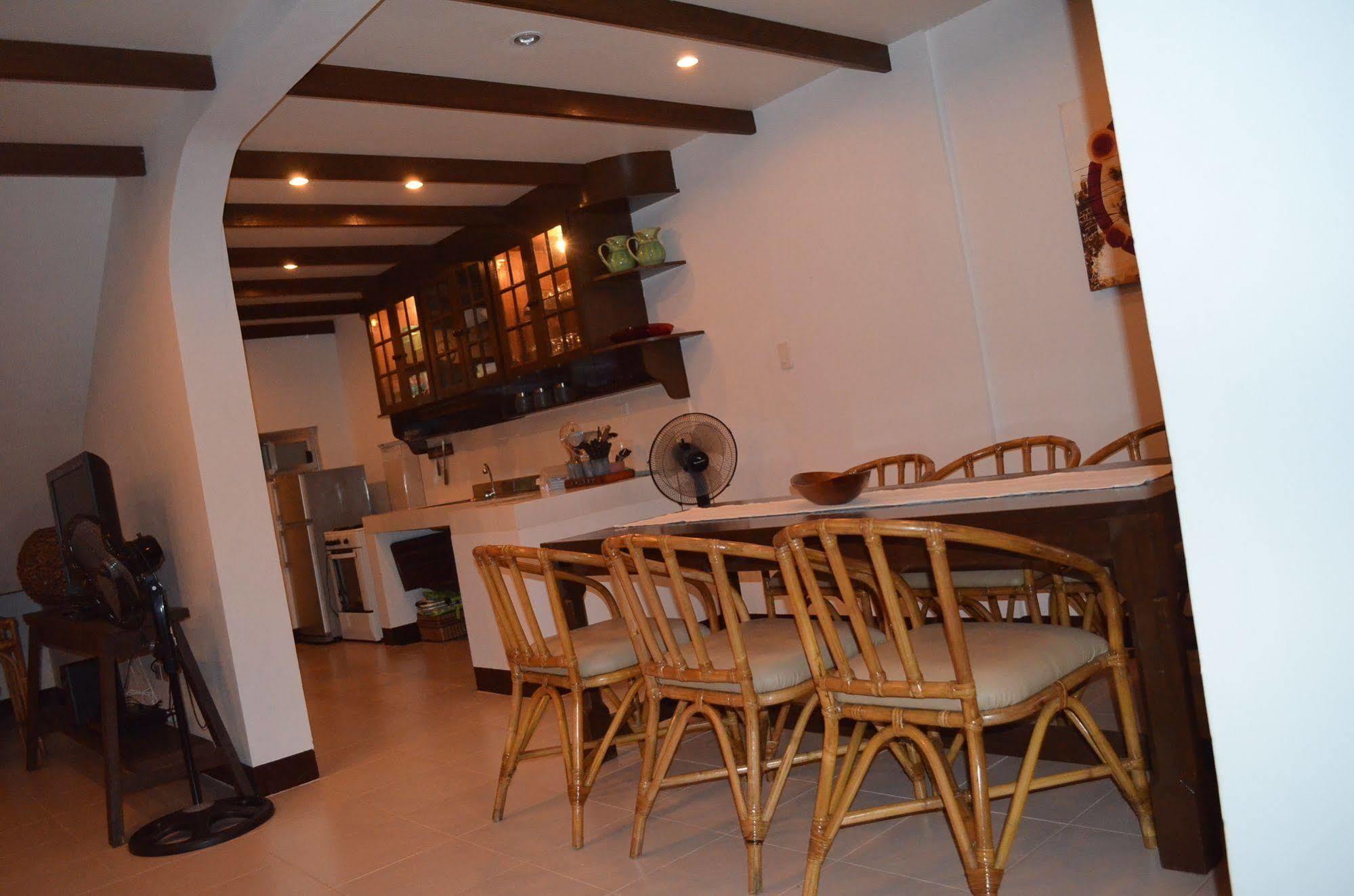 Seahorse Villa Puerto Galera Exterior photo